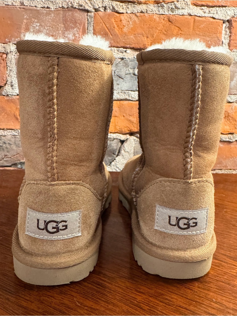 Title: UGG Toddler Classic II Boots Chestnut Size 11T (unisex)